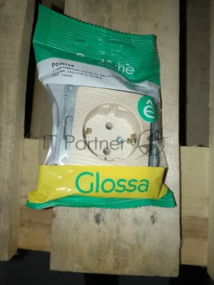 Розетка Glossa с заземлением, 16А, механизм, сосна