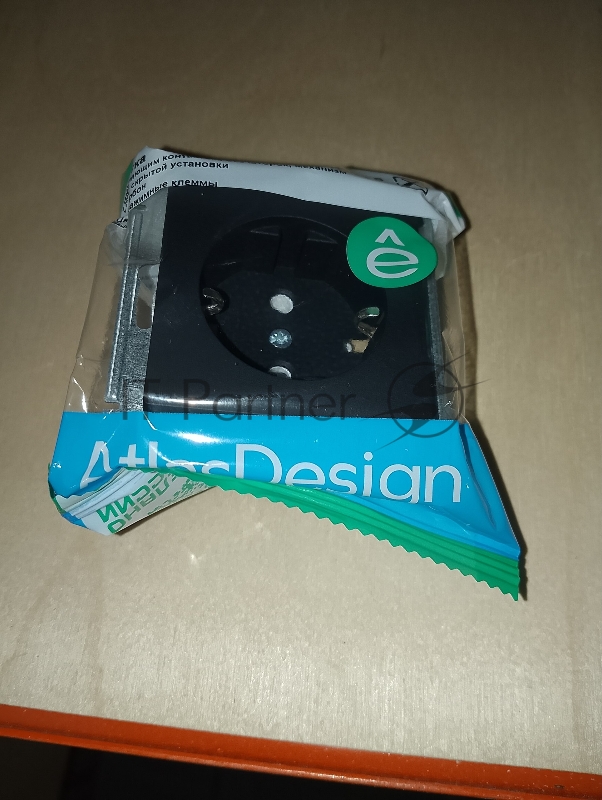 Розетка AtlasDesign 16А с заземл. быстрозажим. клем. механизм карбон SE ATN001043S